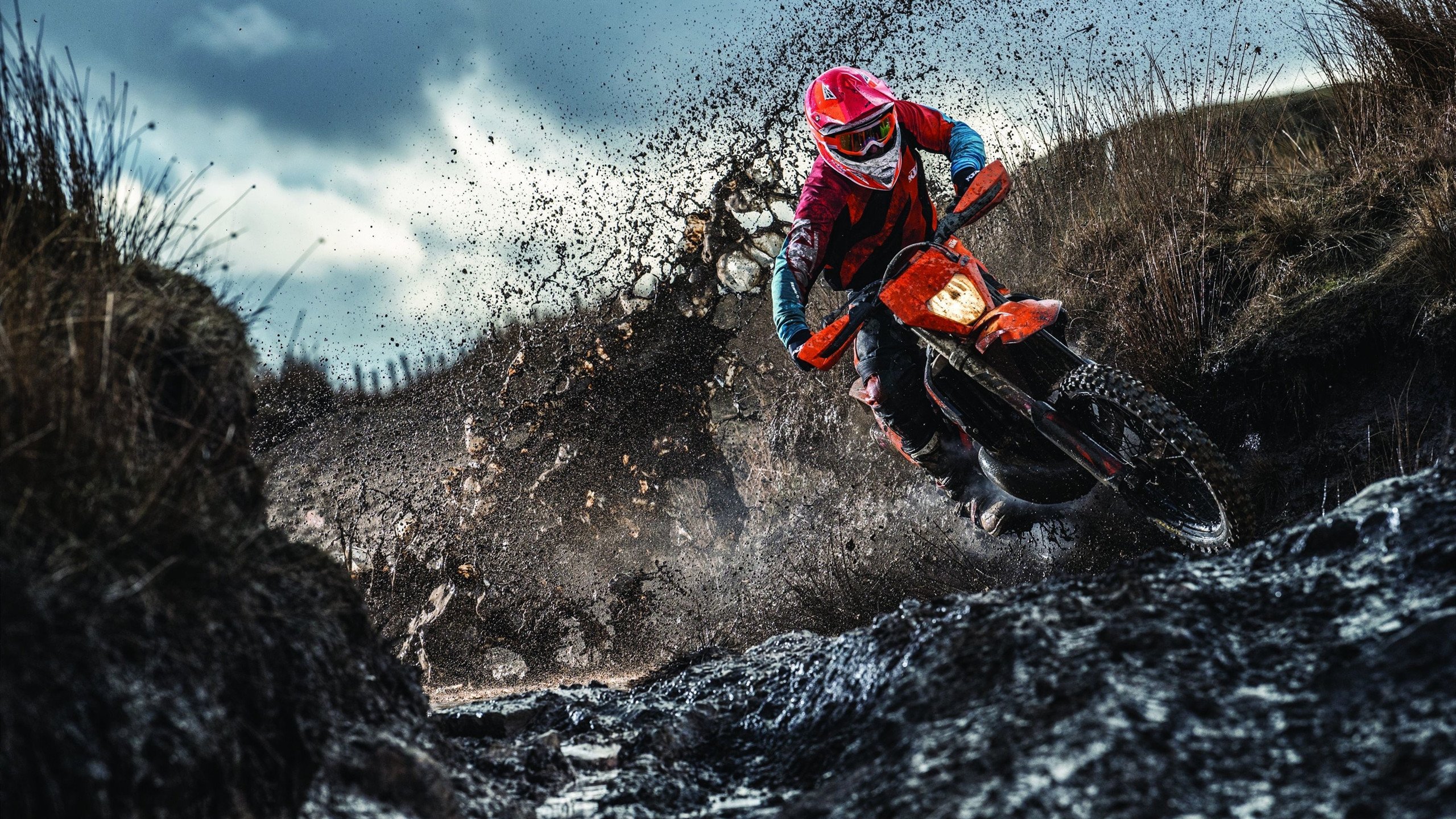 电竞比赛中的赛后总结：反思改进，不断进步，电竞比赛后面的人是干什么的